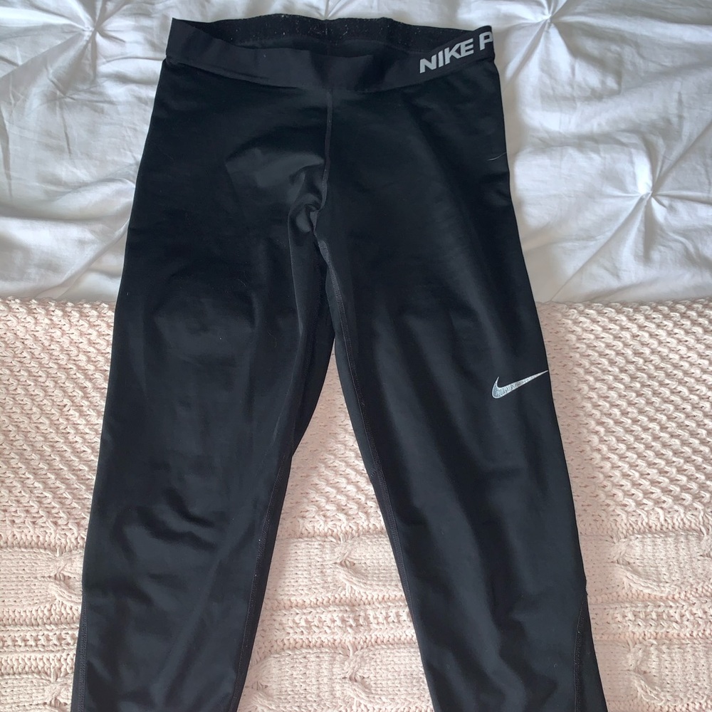Nike Pro DriFit Cropped Leggings